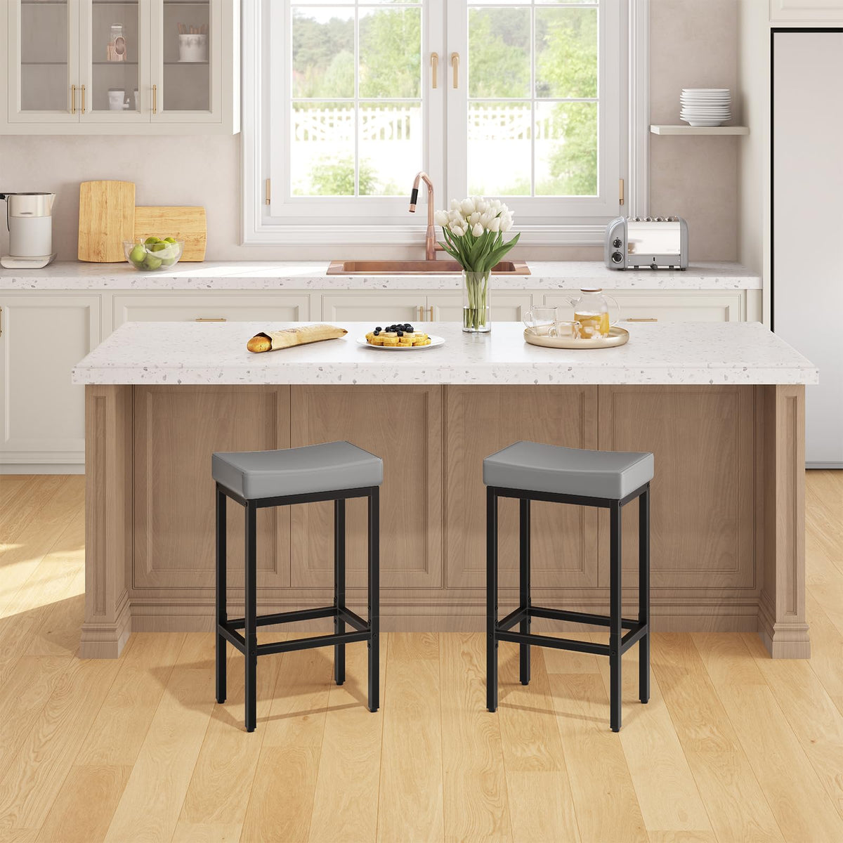 HOOBRO Bar Stools, Set of 2 Bar Chairs, Counter Height Stools, Saddle Barstools with Curved Surface, 24.8 Inches, 2.4" Thick Upholstery, for Kitchen, Dining Room, Cafe Black BB10BY01