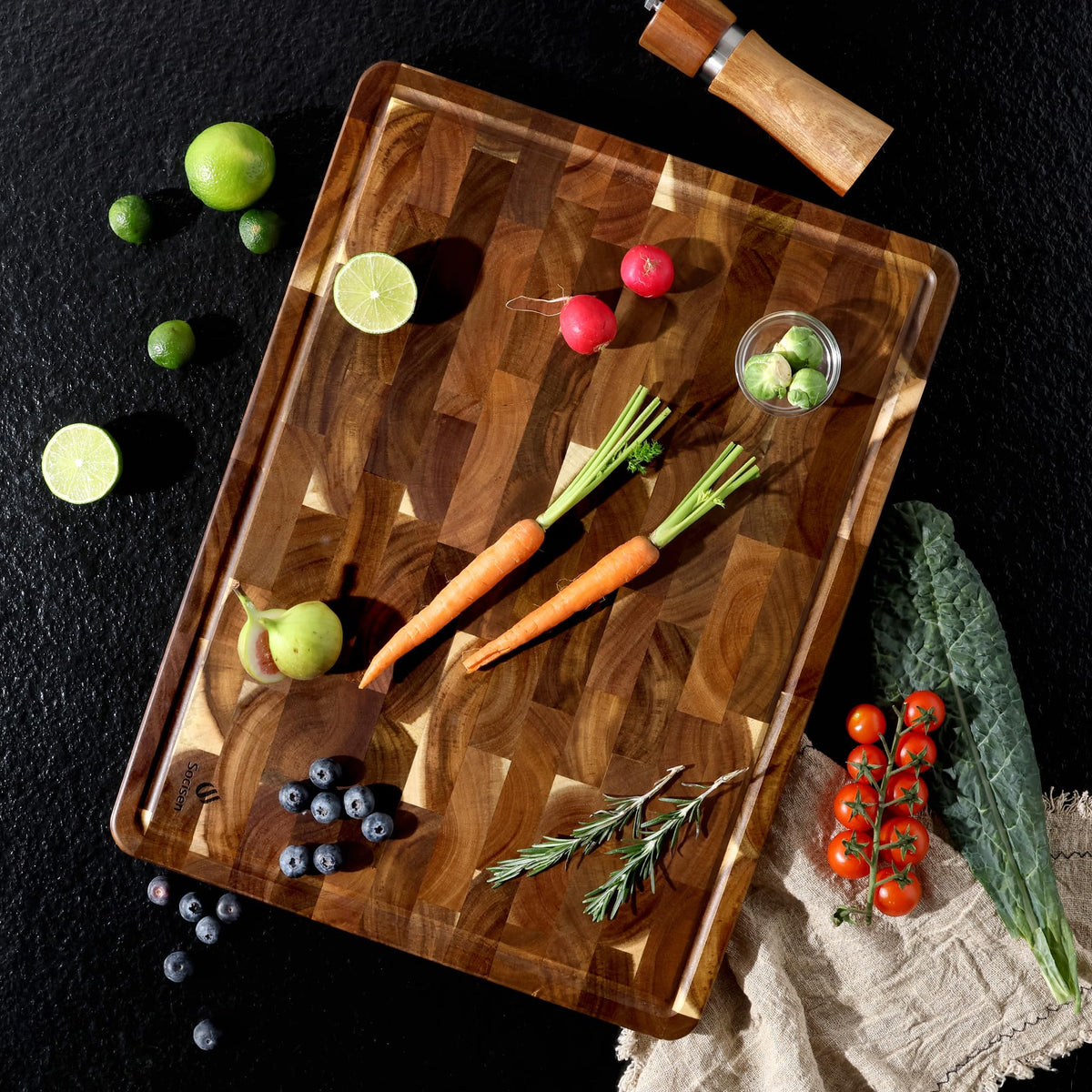 End Grain Cutting Board for Kitchen with Non-slip Feet, Acacia Wood